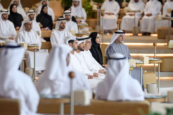 جلسة في مجلس محمد بن زايد تستعرض دروس التعاون في فكر الشيخ زايد