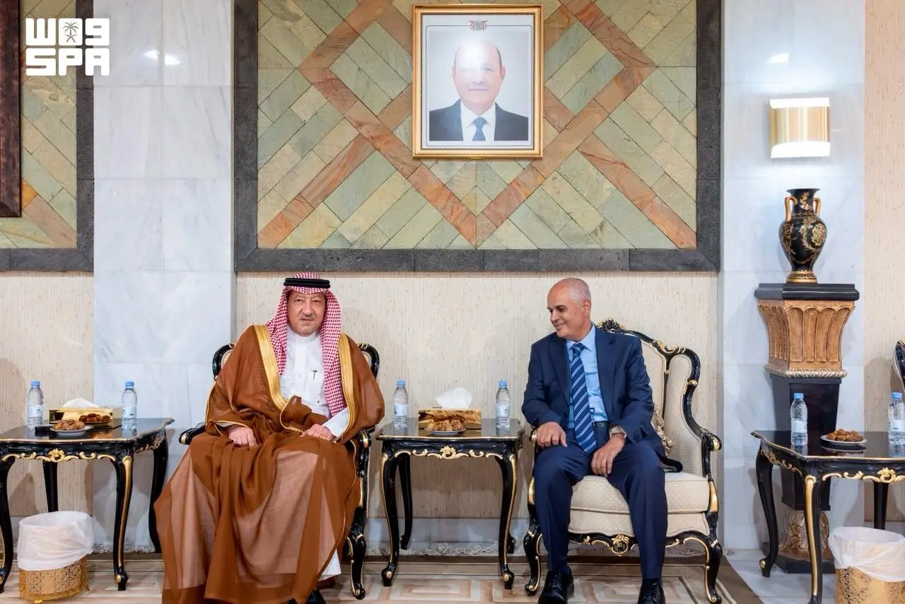 نائب وزير الخارجية يقدم واجب العزاء في وفاة الرئيس...
