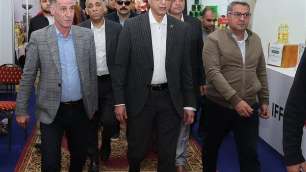 لمتابعة انتظام التشغيل وجودة السلع ..محافظ الجيزة يتفقد معرض “أهلاً رمضان”