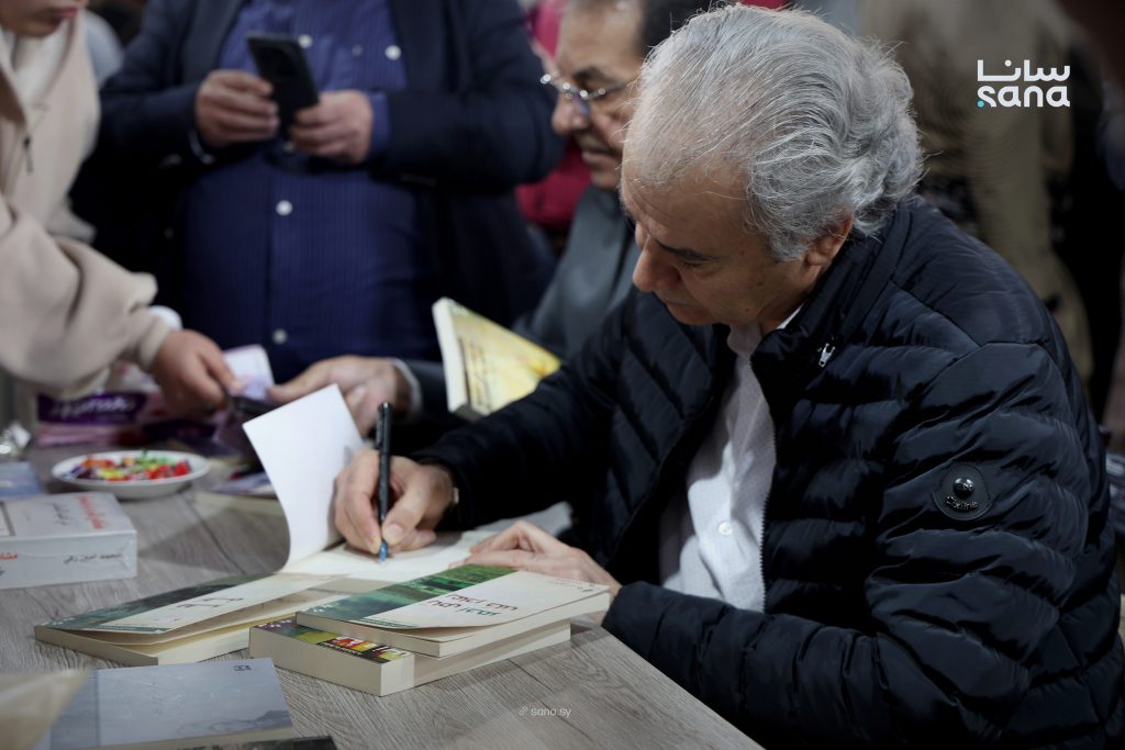 جان دوست يعود إلى دمشق بعد ربع قرن ليوقّع أربع روايات توثّق الألم السوري