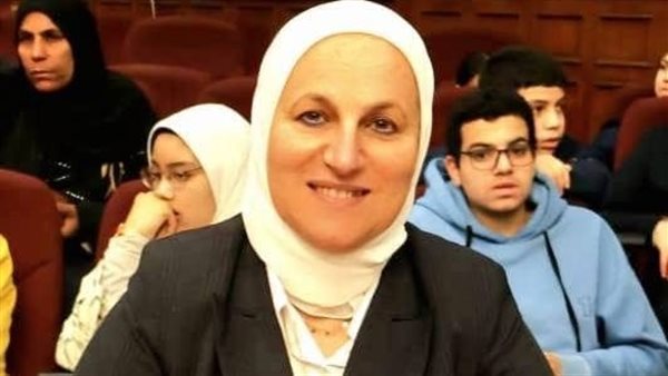 مدير "تعليم القاهرة" تهنئ توجيه عام اللغة العربية وأبناءها الطلاب الفائزين بمسابقة القرآن الكريم
