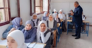 وكيل تعليم الفيوم في زيارة مفاجئة بمدرسة المندرة الإعدادية
