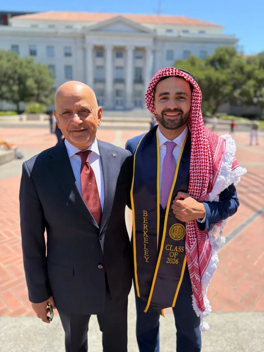 الوقائع الإخباري تهنئ العين خليل الحاج توفيق بتخرج ابنه حمزه وحصوله على درجة الماجستير من جامعة كاليفورنيا – بيركلي
