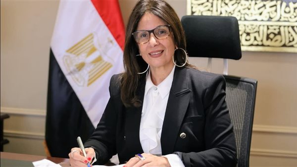 وزيرة الثقافة تطمئن على هاني شاكر وتتواصل مع أسرته وسفير مصر في فرنسا