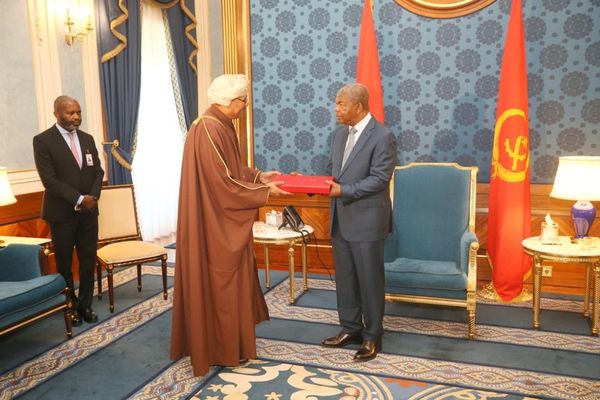 جلالةُ السُّلطان يبعثُ رسالةً خطيّةً للرئيس الأنجولي