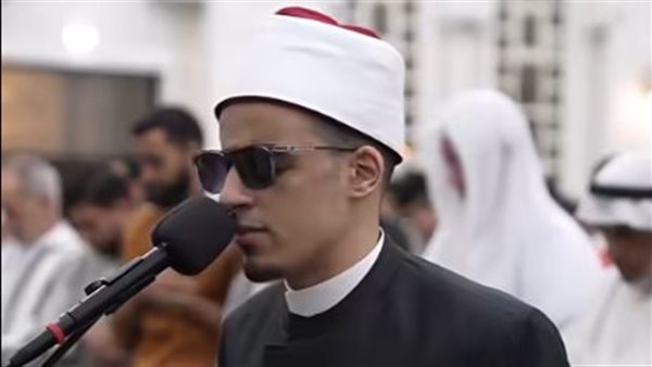 صوت يأخذك للسكينة، محمد أحمد حسن يتألق في صلاة التراويح بمسجد الشيخ زايد بالإمارات (فيديو)