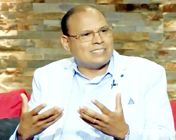 صابر مولاي أحمد يرمّم ذاكرة الواحات بـ«نداء النخيل»