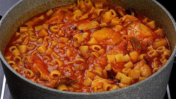 طريقة عمل المبكبكة بالفراخ، سريعة التحضير وتمنح الشعور بالدفء