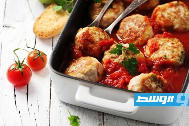 صينية كرات الدجاج في الفرن