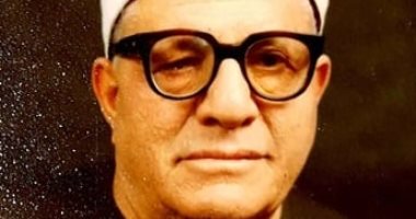 "كنوز منسية" الشيخ عبد السميع محمد عيسى حكاية القارئ اليتيم.. من عامل فى قصر الملك فاروق إلى معتمد بالإذاعة المصرية والمحافل الدولية.. وتلاوة صدفة فى عزاء ابنه قادت شيخه لتعليم التجويد وإجادة القراءات