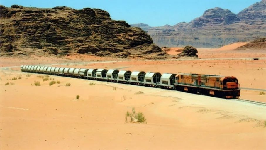 أبو هديب: مشروع سكة حديد ميناء العقبة يعزز كفاءة التصدير وتنافسية القطاع التعديني