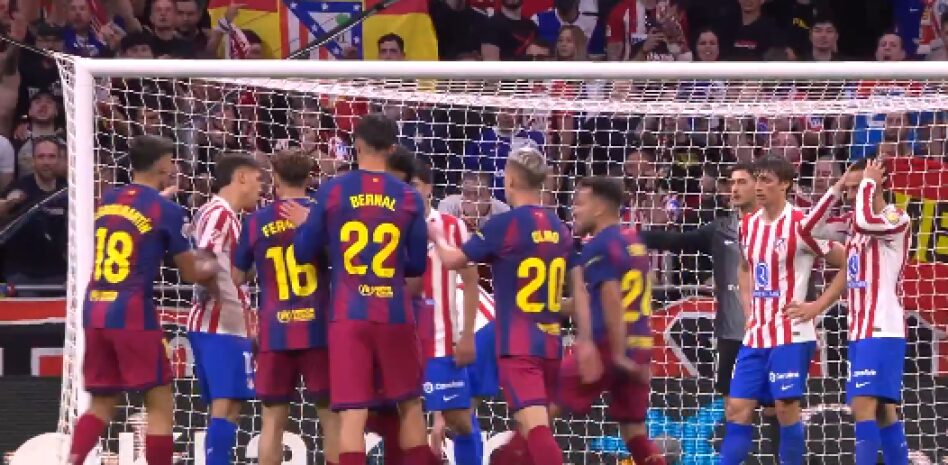 برشلونة يفتح الباب لبيع كوندي رغم تمسك فليك