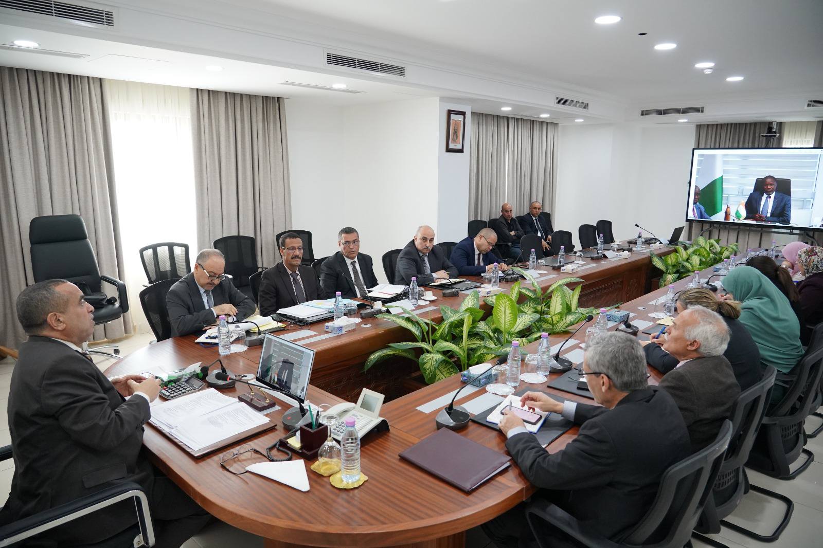 طاقة:عجال يبحث سبل تعزيز التعاون مع نظيره الايفواري