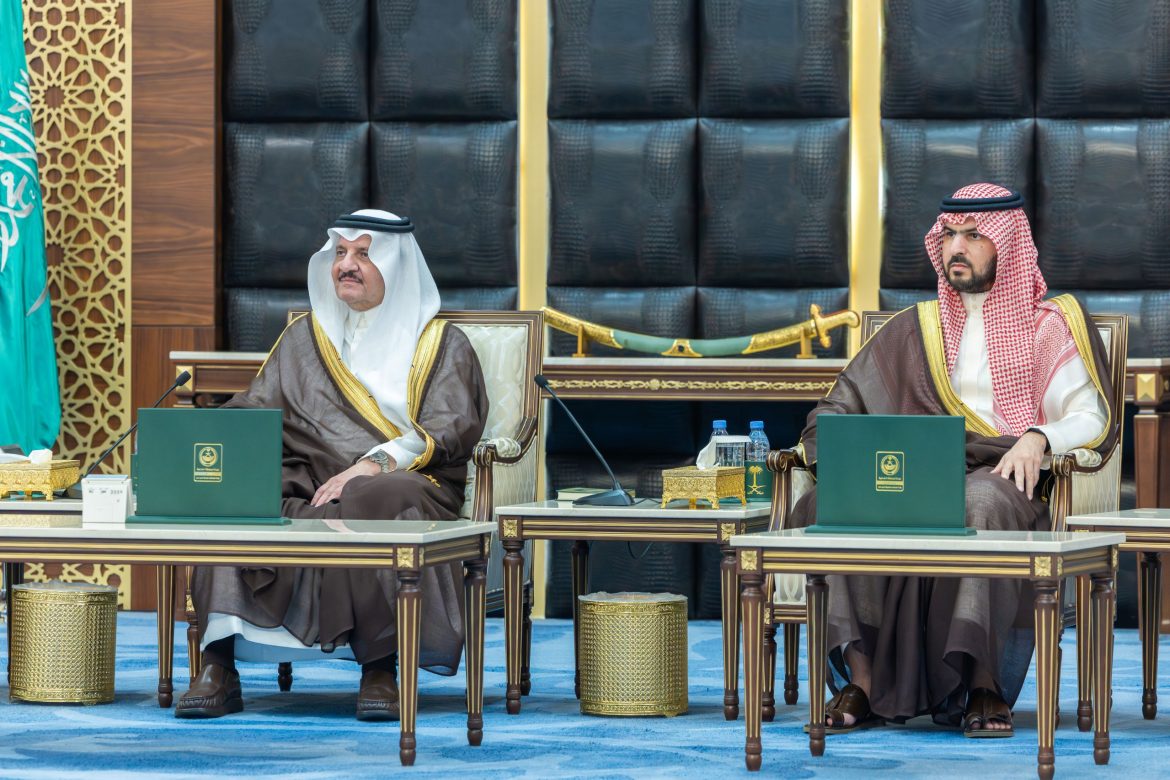 أمير الشرقية يستقبل المشرف العام على الإدارة العامة للخدمات الطبية بوزارة الداخلية