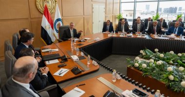 وزير البترول: حوافز للتوسع فى الحفر الأفقى والتكسير الهيدروليكى لزيادة الإنتاج