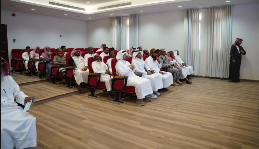 فرع "البيئة" بجازان ينظم ورشة عمل "موسم الكنة على ساحل البحر الأحمر