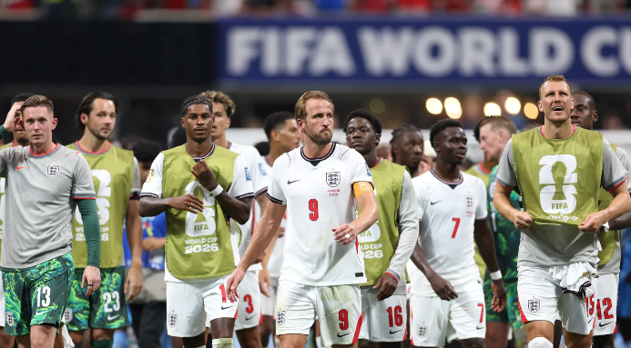 «فيفا» يؤجل موعد مباراة المكسيك وإنجلترا في كأس العالم لمدة ساعة واحدة