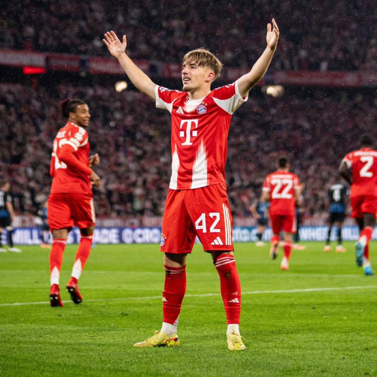 بايرن ميونخ يؤمن مستقبل كارل بعقد جديد