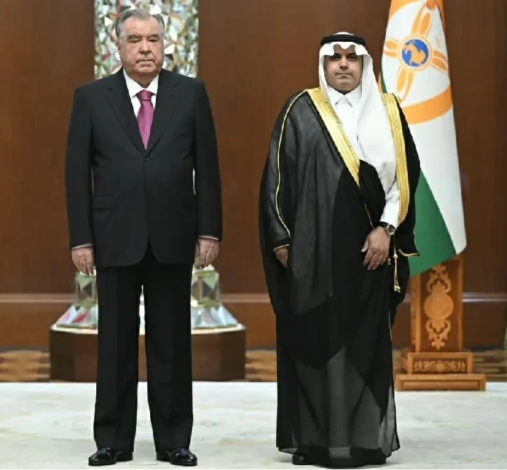 «الشمراني» يُقدّم نسخة من أوراق اعتماده سفيراً للمملكة لدى طاجيكستان