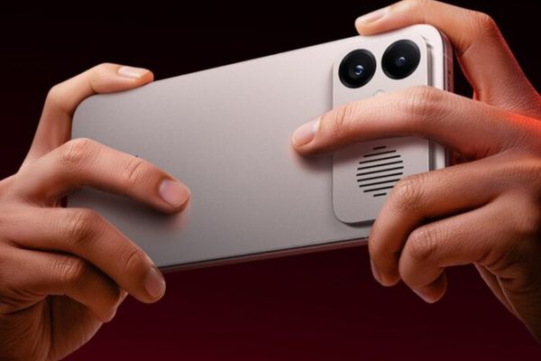 مروحة تبريد داخل الهاتف.. شاومي تطلق Redmi K90 Max للألعاب