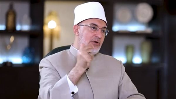 ما الحكم الشرعي في التوسل بالمساجد ؟، مفتي الجمهورية يجيب (فيديو)