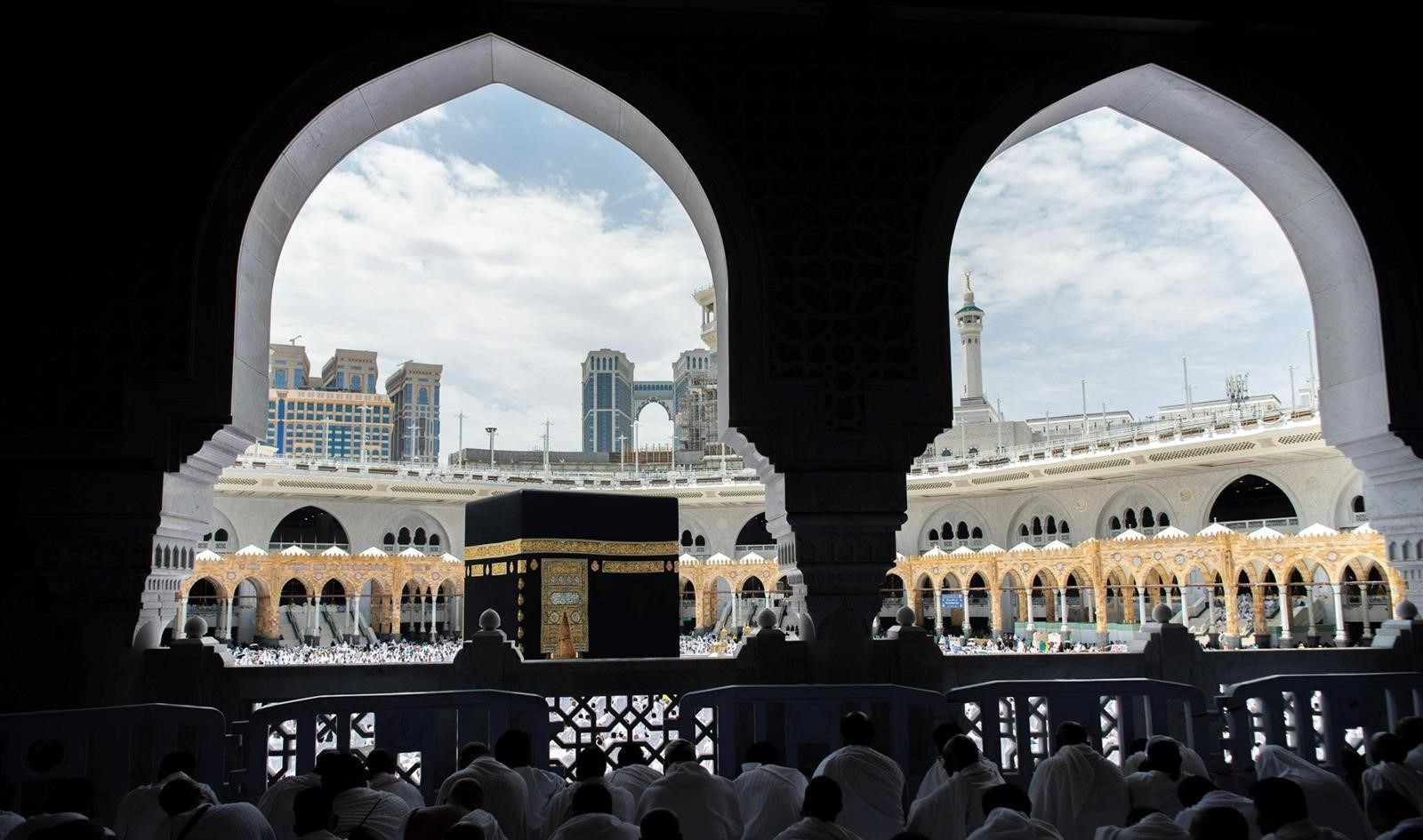 خطيب المسجد الحرام: يترك الصائم طعامه وشرابه وشهوته لتحقيق الإخلاص