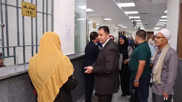 محافظ دمياط يفاجئ المركز التكنولوجي ويوجه بتذليل عقبات المواطنين