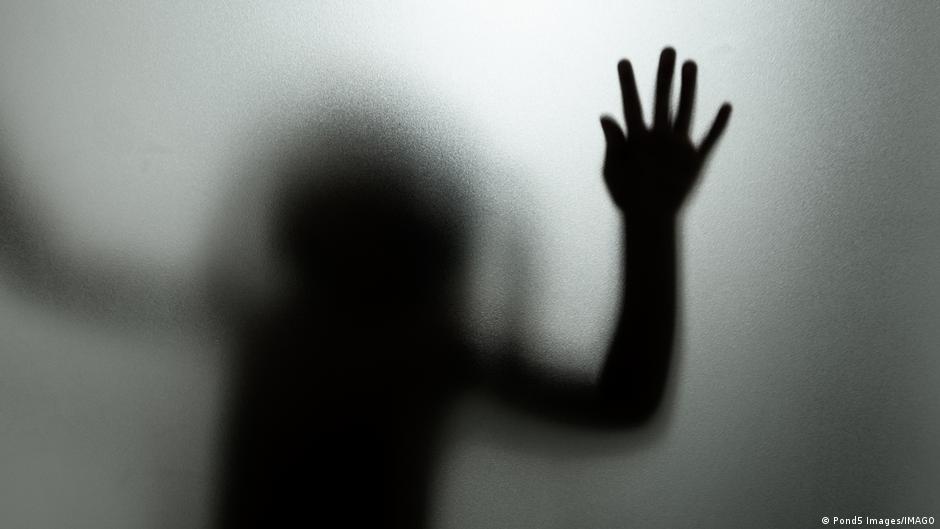 بعد 43 عاما من الفراق.. بطل "حكاية نرجس" يعود إلى عائلته