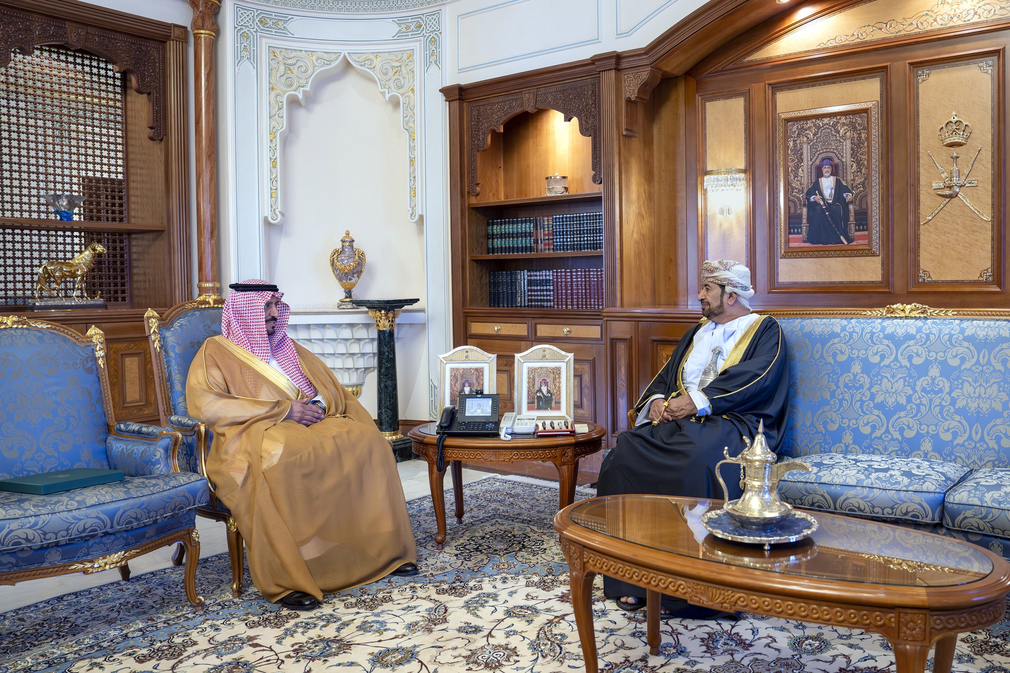 جلالة السلطان يتلقى رسالة خطّية من أخيه خادم الحرمين الشريفين