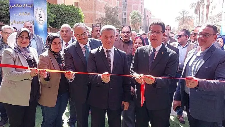 استثمار المعرفة.. بنها تطرح منتجات 8 كليات بأسعار مخفضة (صور)