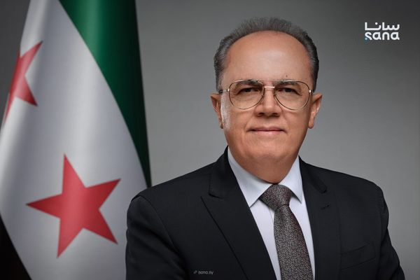وزير التعليم العالي يؤكد متابعة مطالب طلاب كليتي الحقوق والطب بجامعتي دمشق وإدلب