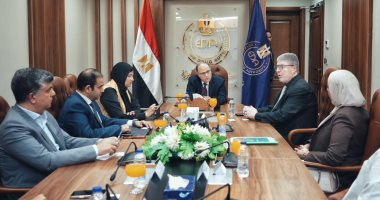 رئيس هيئة الدواء يبحث مع وفد مؤسسة الاعتماد الأمريكية تعزيز التعاون