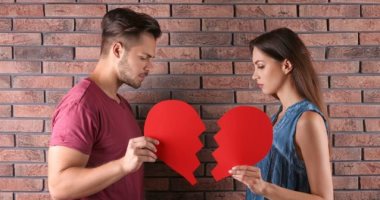 5 تصرفات تتسبب فى تدمير العلاقة العاطفية.. أخطرها سؤال أنت فين دلوقتى؟