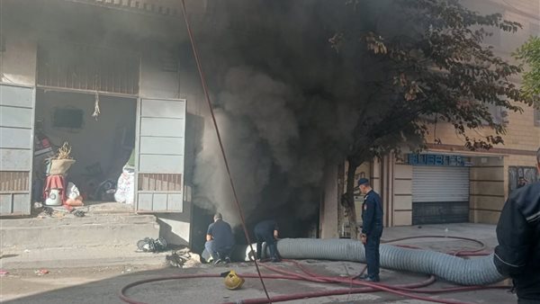 وفاة معاون شرطة خلال محاولة السيطرة على حريق بجراج سيارات بالإسكندرية