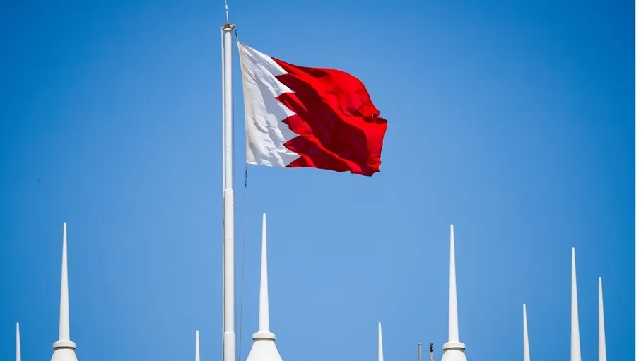 البحرين: اعتراض وتدمير 3 صواريخ ومسيّرات إيرانية استهدفت أعيانا مدنية