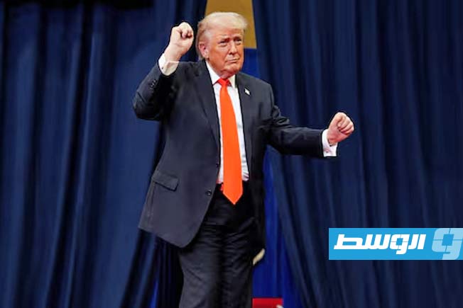 ترامب: البحرية الأمريكية تتصرف كالقراصنة في الحصار البحري على إيران