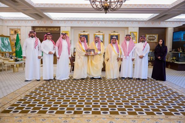 أمير القصيم يتسلّم التقرير الختامي لبطولة جمال الخيل العربية الأصيلة