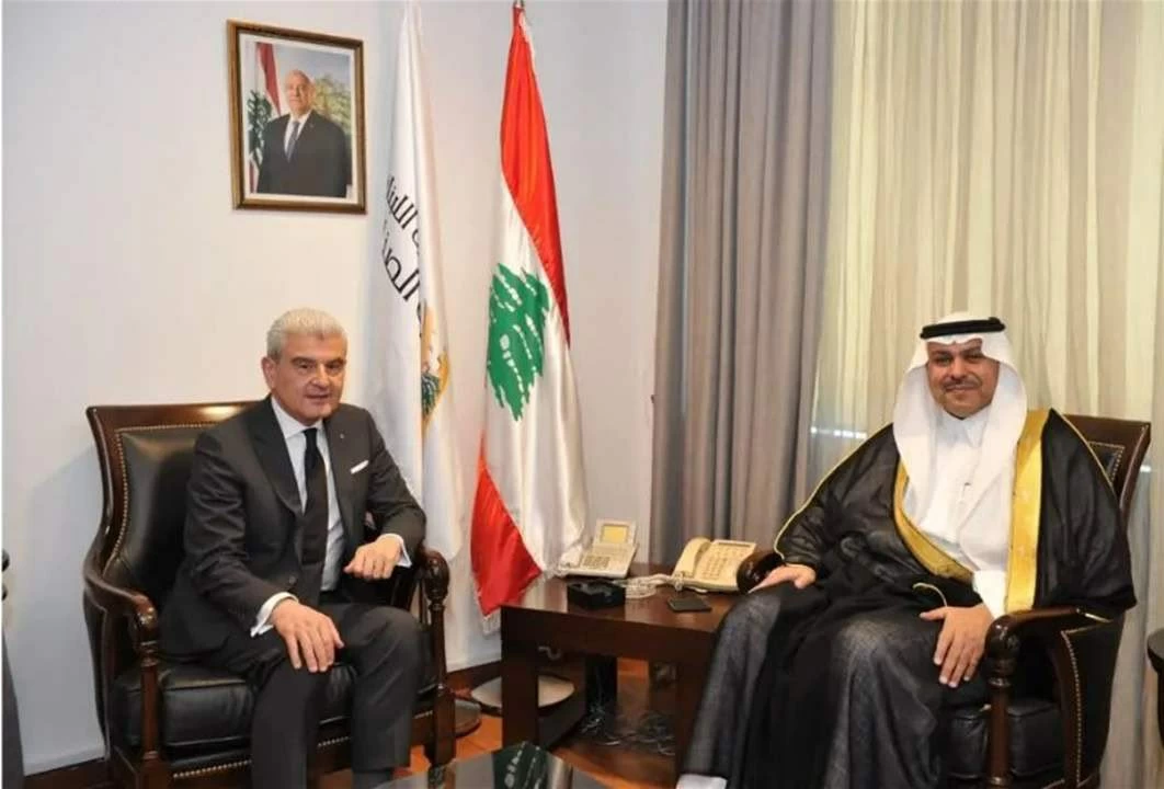 السفير السعودي يبحث تعزيز التعاون الاقتصادي مع لبنان