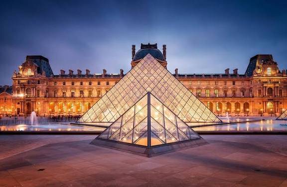 تسرّب مياه يطال جناحاً رئيسياً في متحف اللوفر