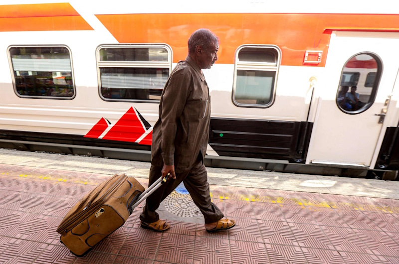 “العفو الدولية”: لاجئون في مصر يُضطرون للاختباء والتوقف عن العمل وسط حملة اعتقالات وترحيل