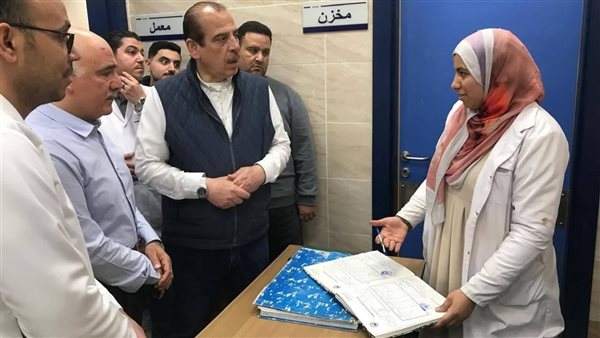 إشادة وتحقيق خلال جولة نائب وزير الصحة لمستشفى القناطر الخيرية
