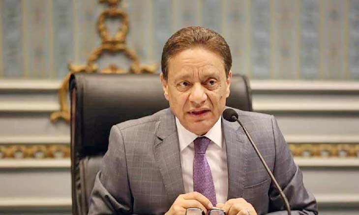 من دار الهلال إلى فيسبوك
