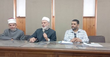 رئيس منطقة سوهاج الأزهرية يعقد اجتماعًا لبحث استعدادات امتحانات نهاية العام
