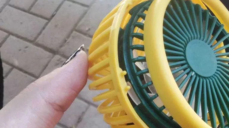 ضبط سماعة غش داخل مروحة مع طالبة بامتحان الإنجليزي في قنا