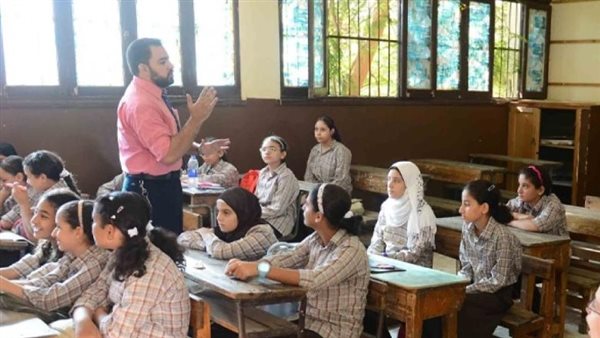 برلماني: عجز المعلمين بالمدارس يصل لـ 400 ألف ووزارة التعليم تنفي