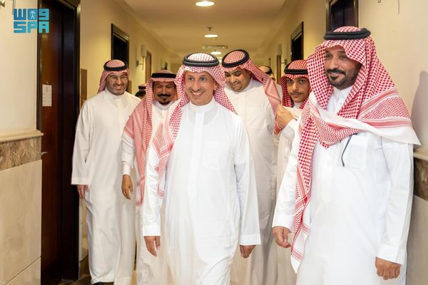 وزير السياحة يتفقد جاهزية مرافق الضيافة والنُزل المؤقتة المخصّصة لإسكان الحجاج في مكة المكرمة