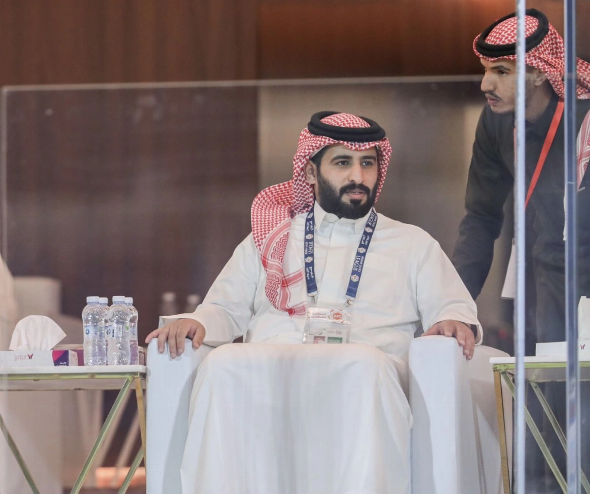 قرارات لجنة الانضباط.. إيقاف رئيس ضمك وتغريم لاعب الخليج
