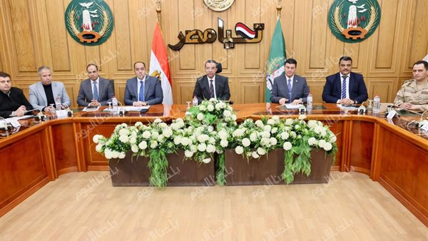 محافظ المنوفية يناقش الموقف النهائي لإستلام مشروعات المبادرة الرئاسية " حياة كريمة "