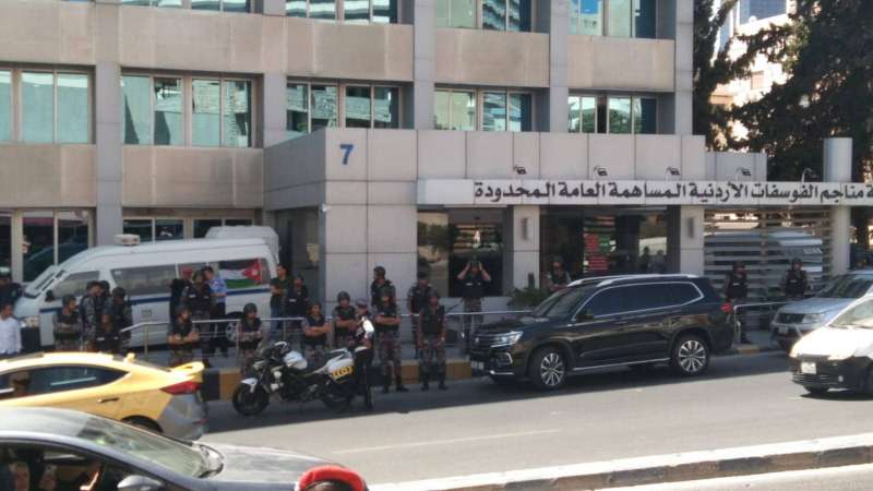 جو 24 : متقاعدو الفوسفات يلوّحون بالتصعيد ويعلنون اعتصاما امام مقرّ الشركة الاثنين