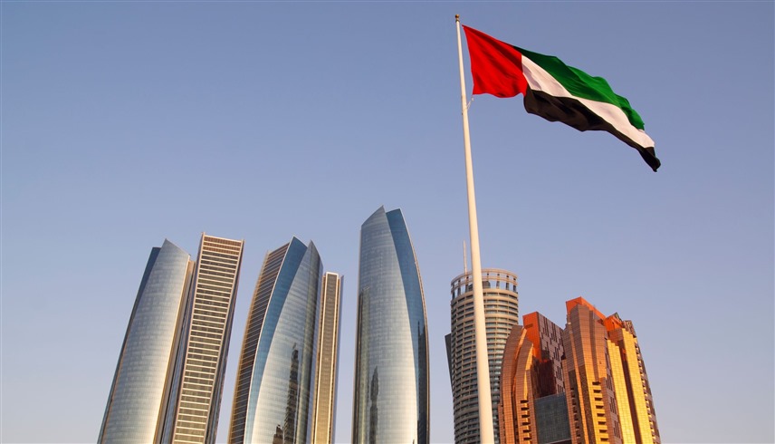 أبوظبي تتصدى بنجاح لطائرات مسيّرة.. ولا إصابات من الشظايا على مستودع في "إيكاد"